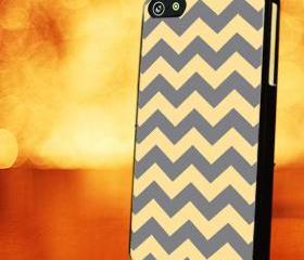 CHEVRON PATTERN WITH GREY YELLOW - iPhone 4 Case, iPhone 4s Case and iPhone 5 case Hard Plastic Case LZN